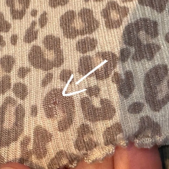 American Eagle Pastel Leopard Print Rib Knit Lettuce Hem Crop Baby Tee Sz S READ - Picture 4 of 7